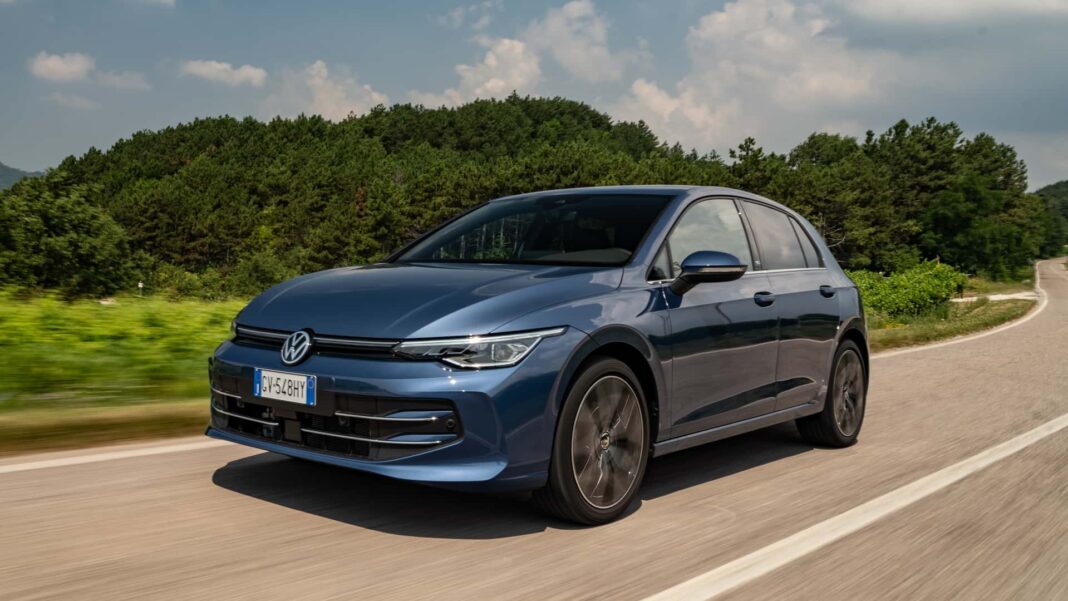 volkswagen-golf-2024-