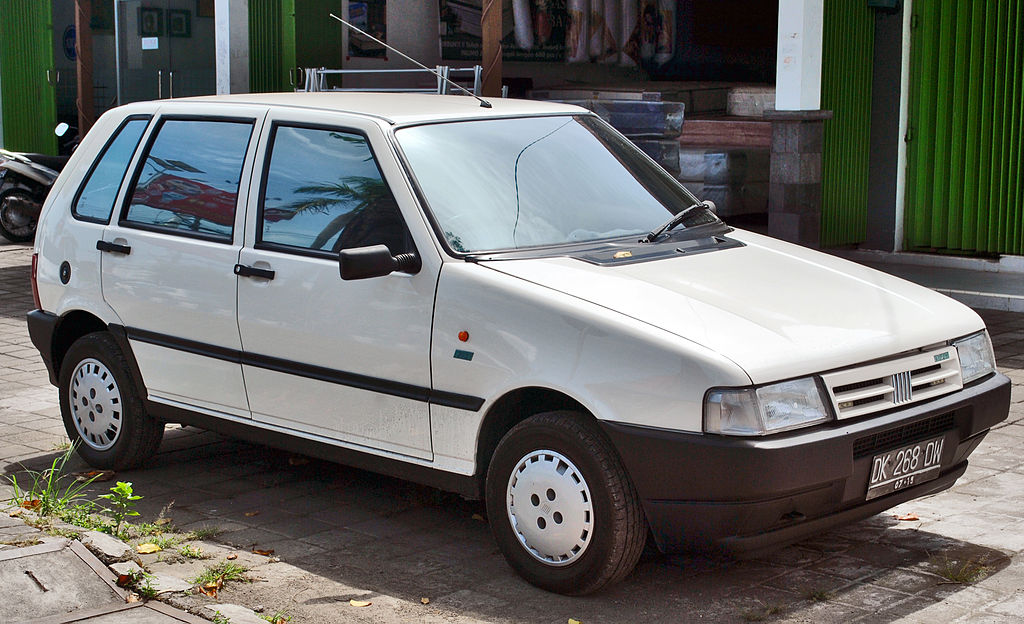 Fiat Uno (front), Jimbaran.jpg