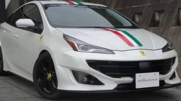 Toyota Prius koja želi da bude Ferrari