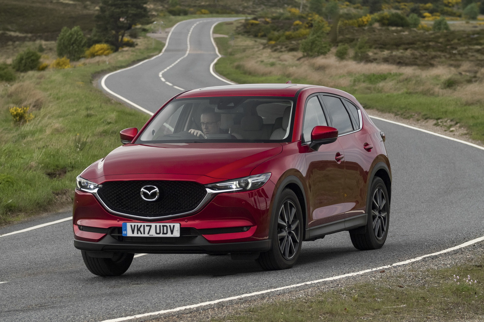 2017-MazdaCX5-UK-05