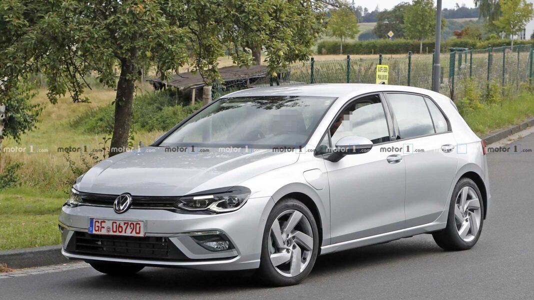 2021-vw-golf-gte-spy-photo