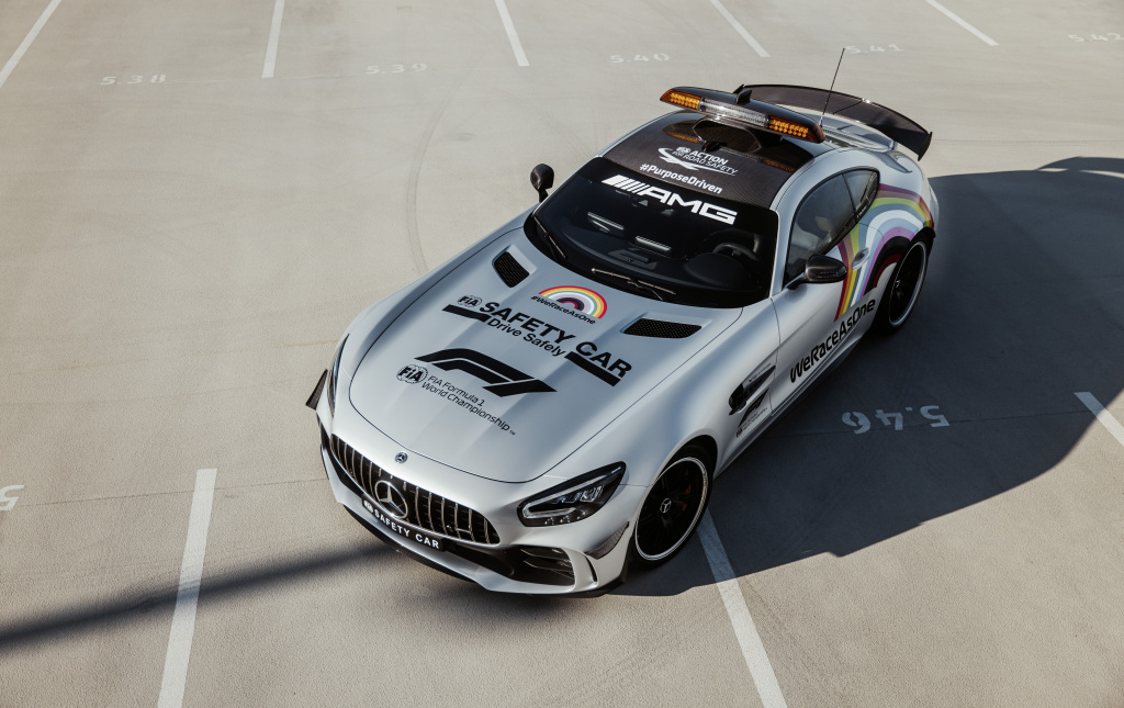 Mercedes-AMG GT R Official FIA F1 Safety Car im neuen Look: Das neue Design des Formel 1 Safety Car setzt Zeichen für Solidarität, Sicherheit und Vielfalt
Mercedes-AMG GT R Official FIA F1 Safety Car with a new look: The new design of the Formula 1 Safe