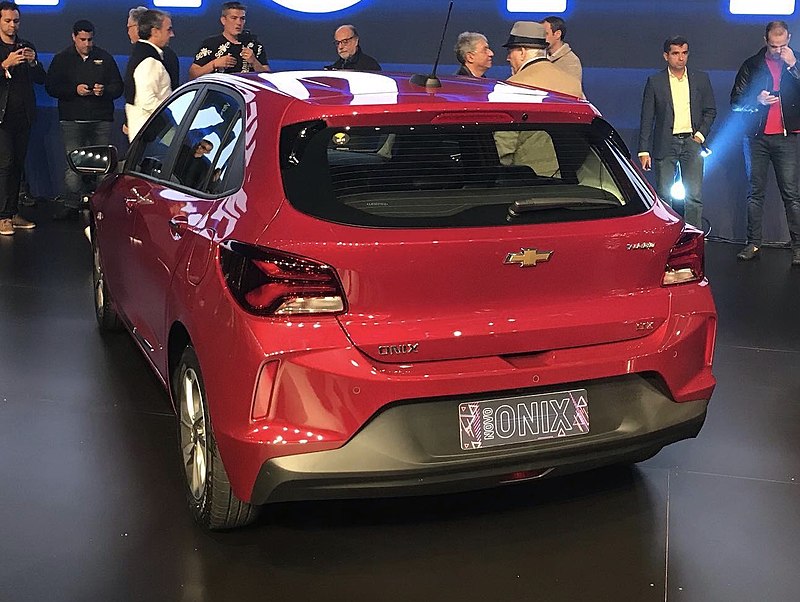 800px-Chevrolet_Onix_II_rear_Brazil
