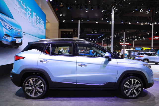 Krosover-JAC-iEVS4-3