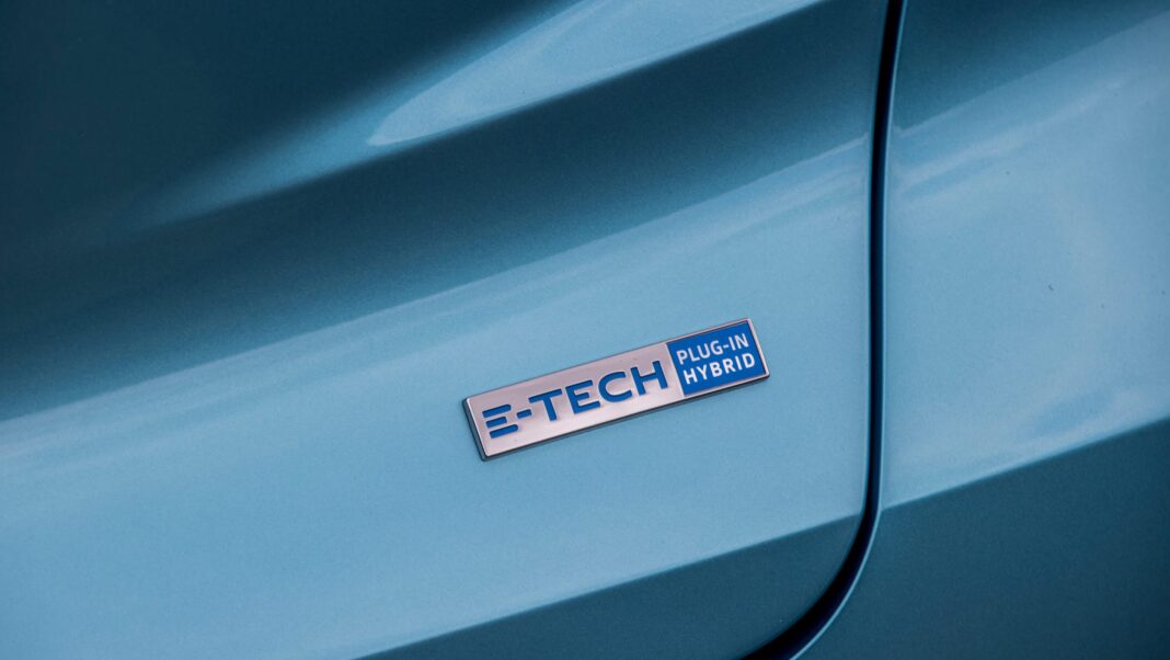 Renault-Captur-E-Tense-Hybrid-23