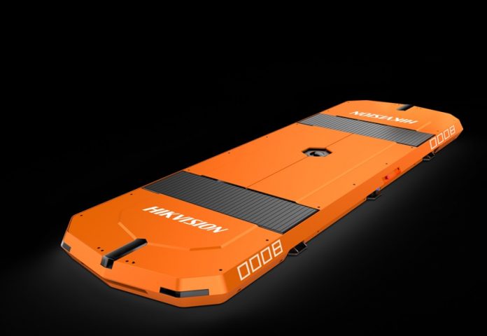 Robot-koji-parkira-automobil-umjesto-vozaca-696x480