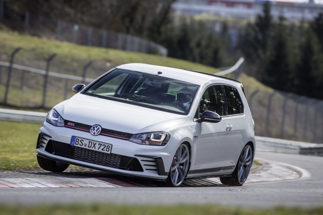 VW_Golf_GTI_Edition40_05