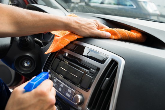 cistenje-na-avtomobil