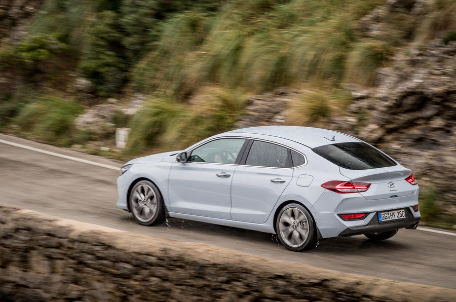 hyundai-i30-fastback-rear-cornering