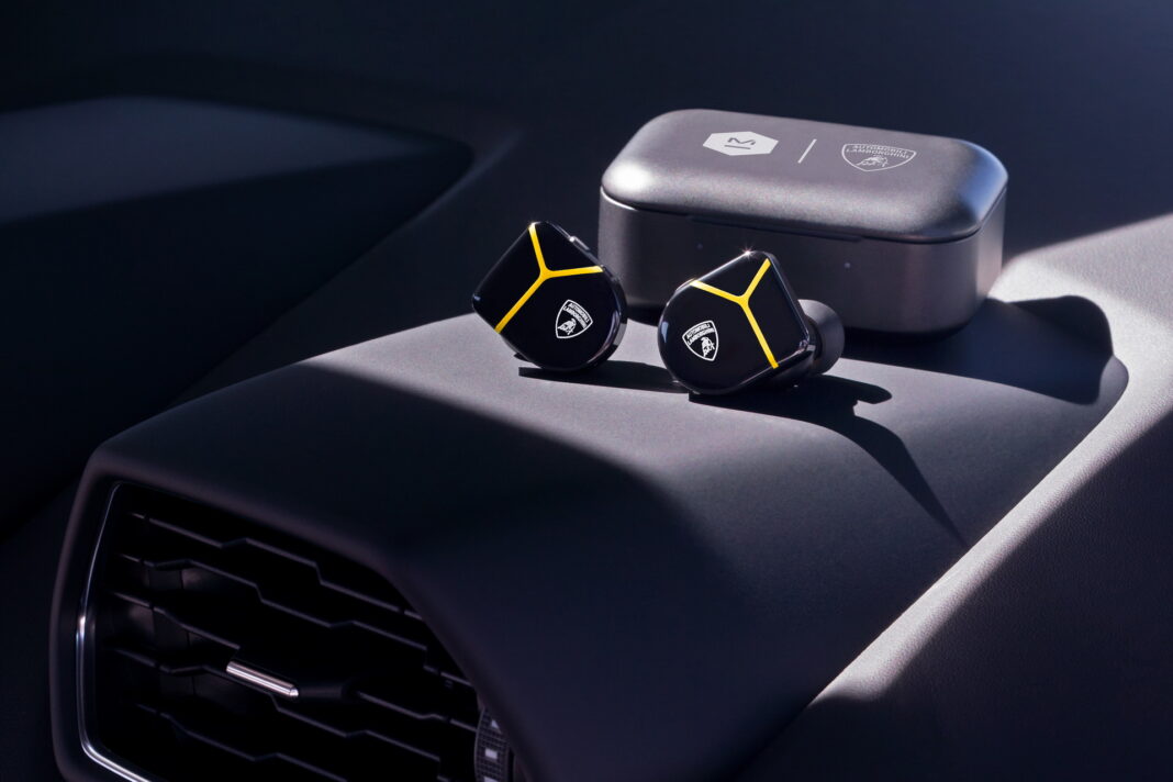 lamborghini-master-dynamic-wireless-headphones-earphones-1