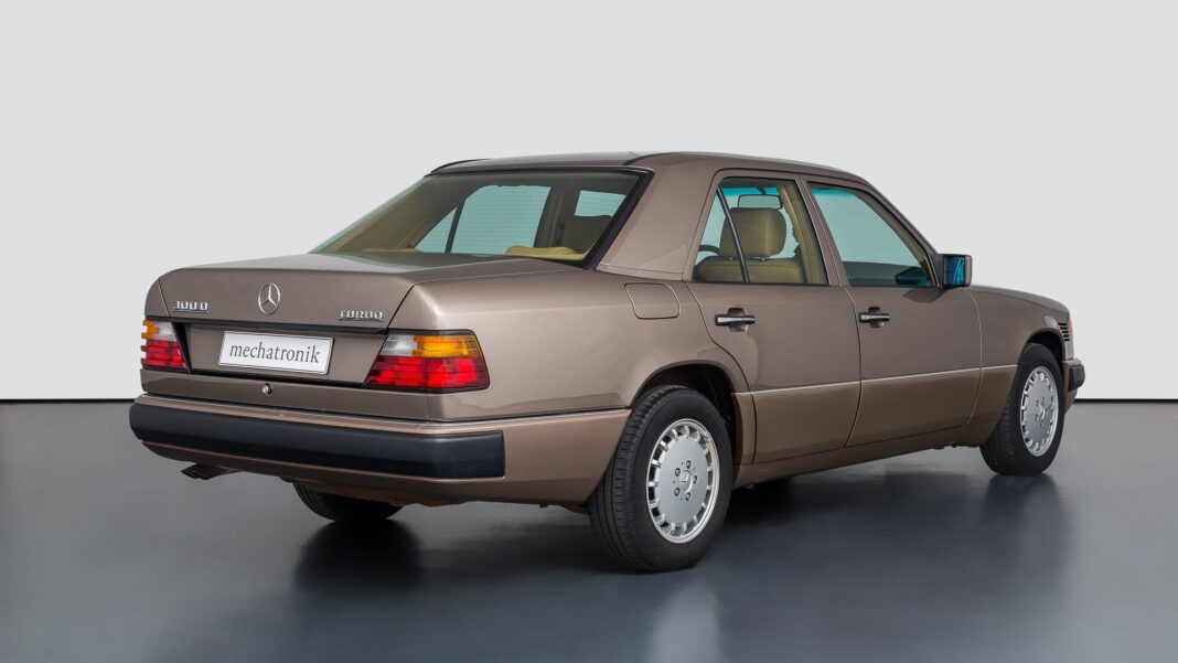 mercedes-benz-e-class-300D-7