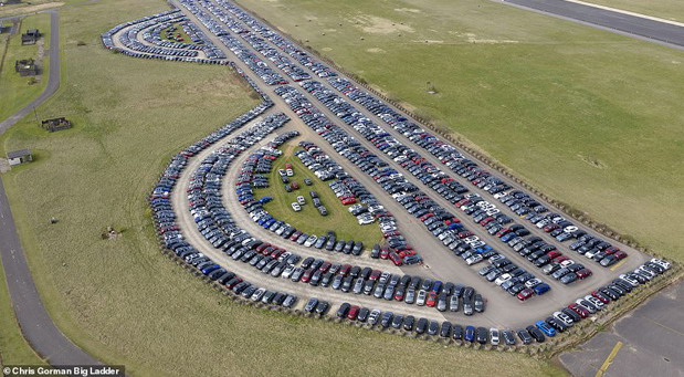 Plac sa automobilima