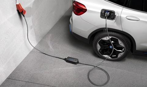 polnenje-elektromobil-1