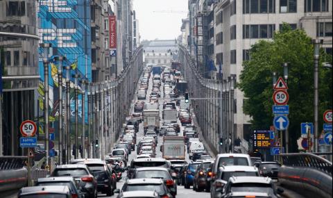 ulica-polna-avtomobili