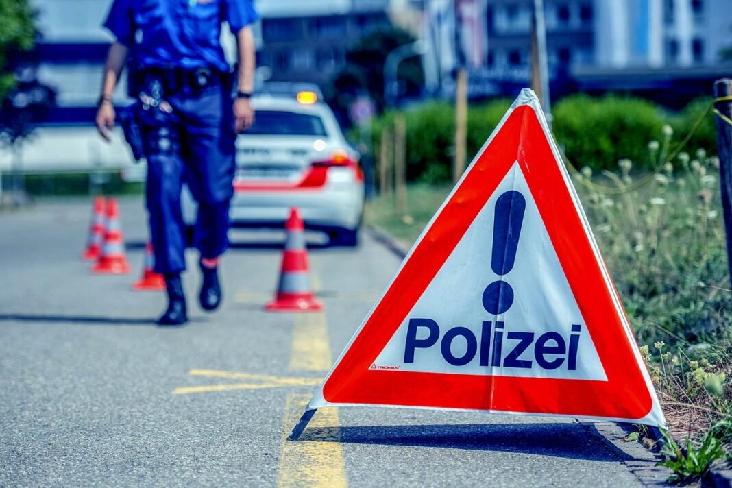 zurich-cantonal-police-3225103_1280