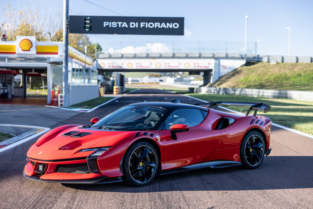 Ferrari_SF90XX_Stradale