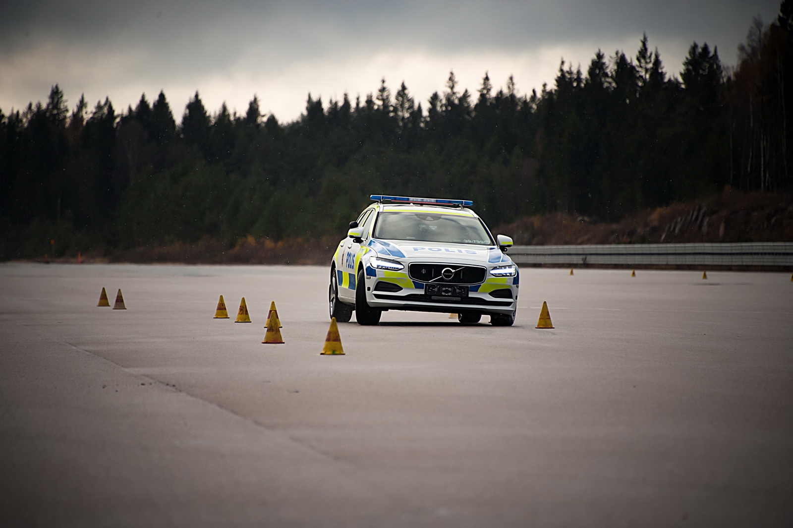 Volvo V90 som polisbil får högsta betyget hittills