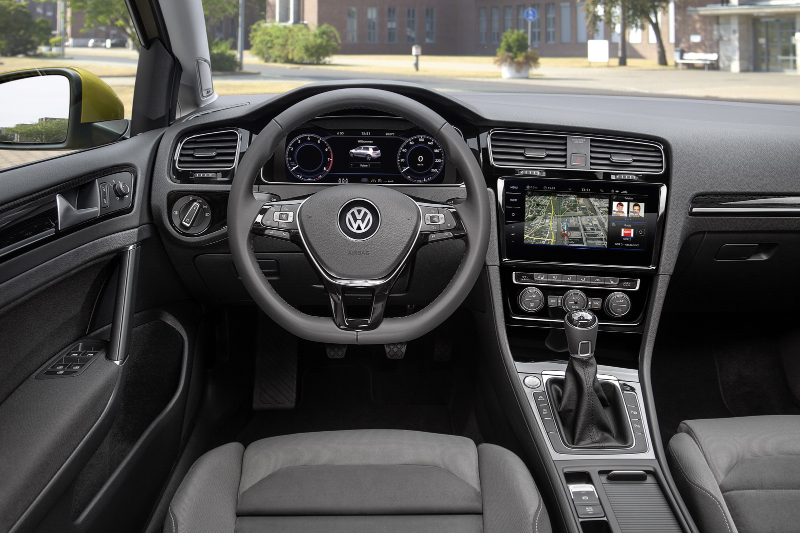 2017-vwgolf-09