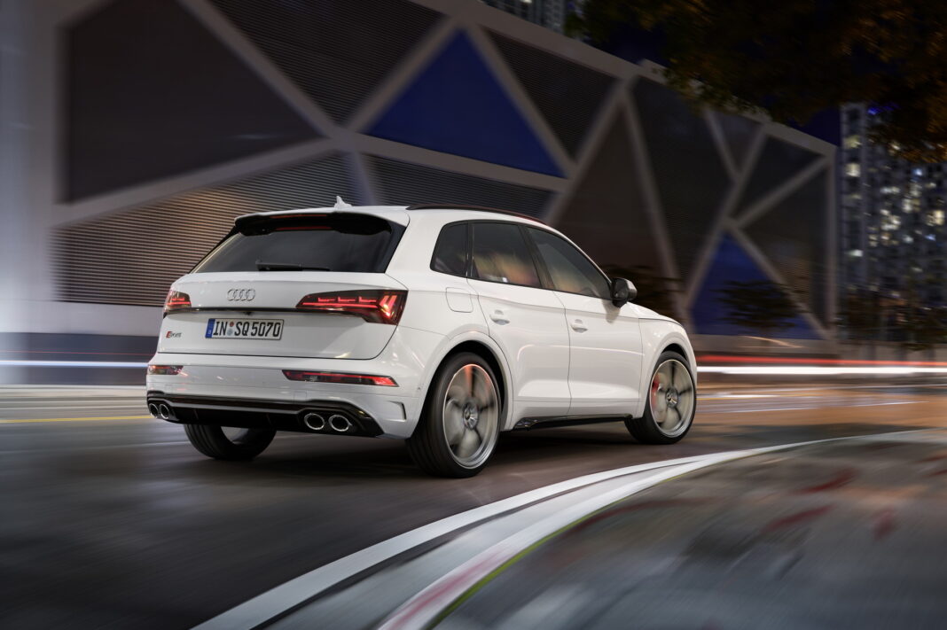 2021-Audi-SQ5-04