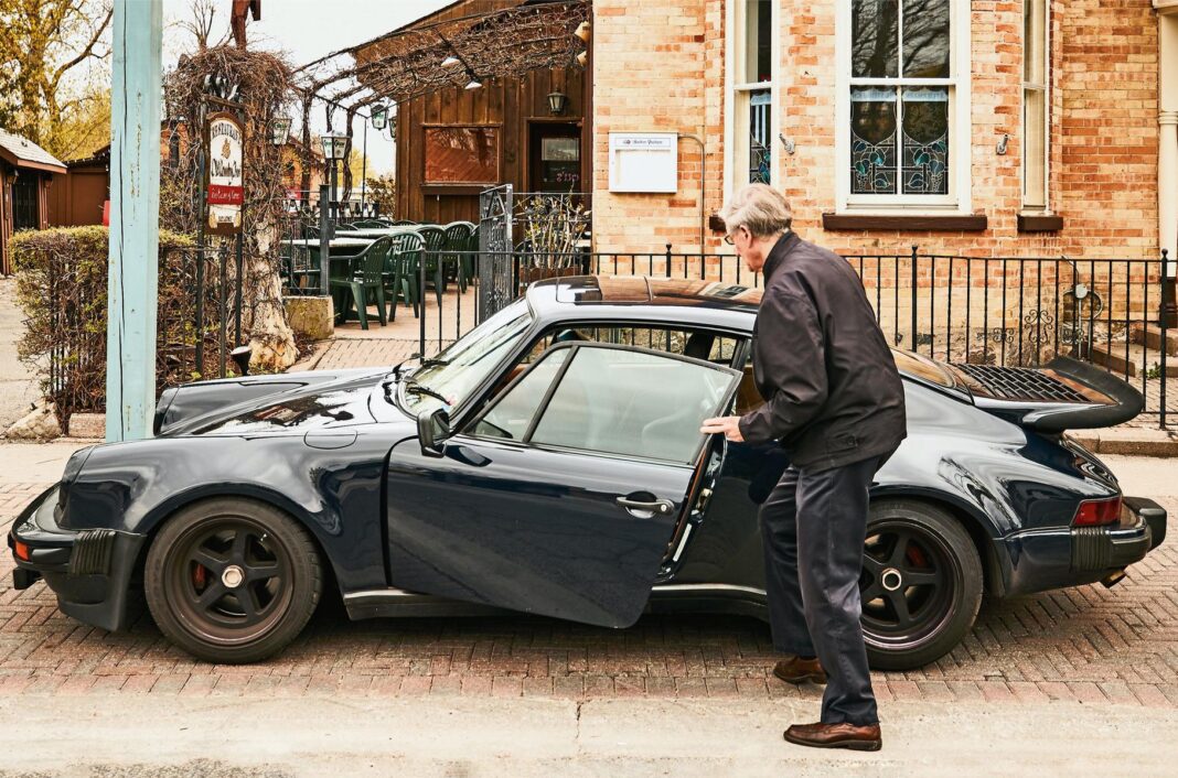 Porsche-930-3