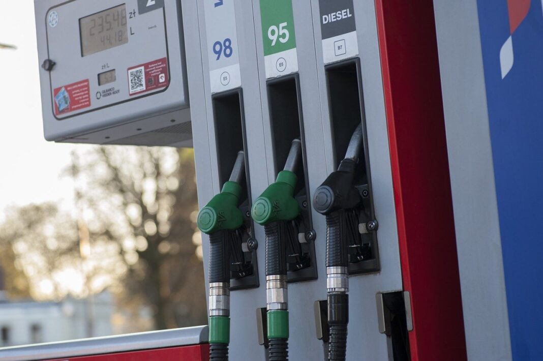 fuel-4148212_1280