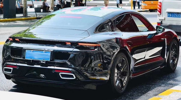 Porsche Taycan 