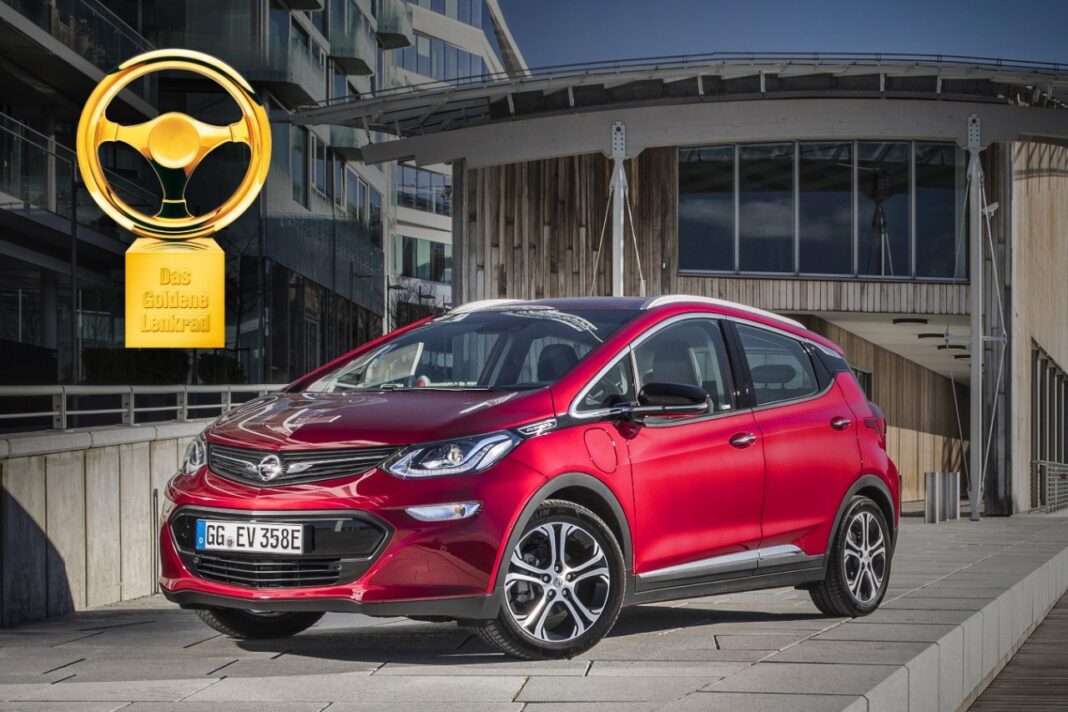 Golden Steering Wheel 2017 for Opel Ampera-e